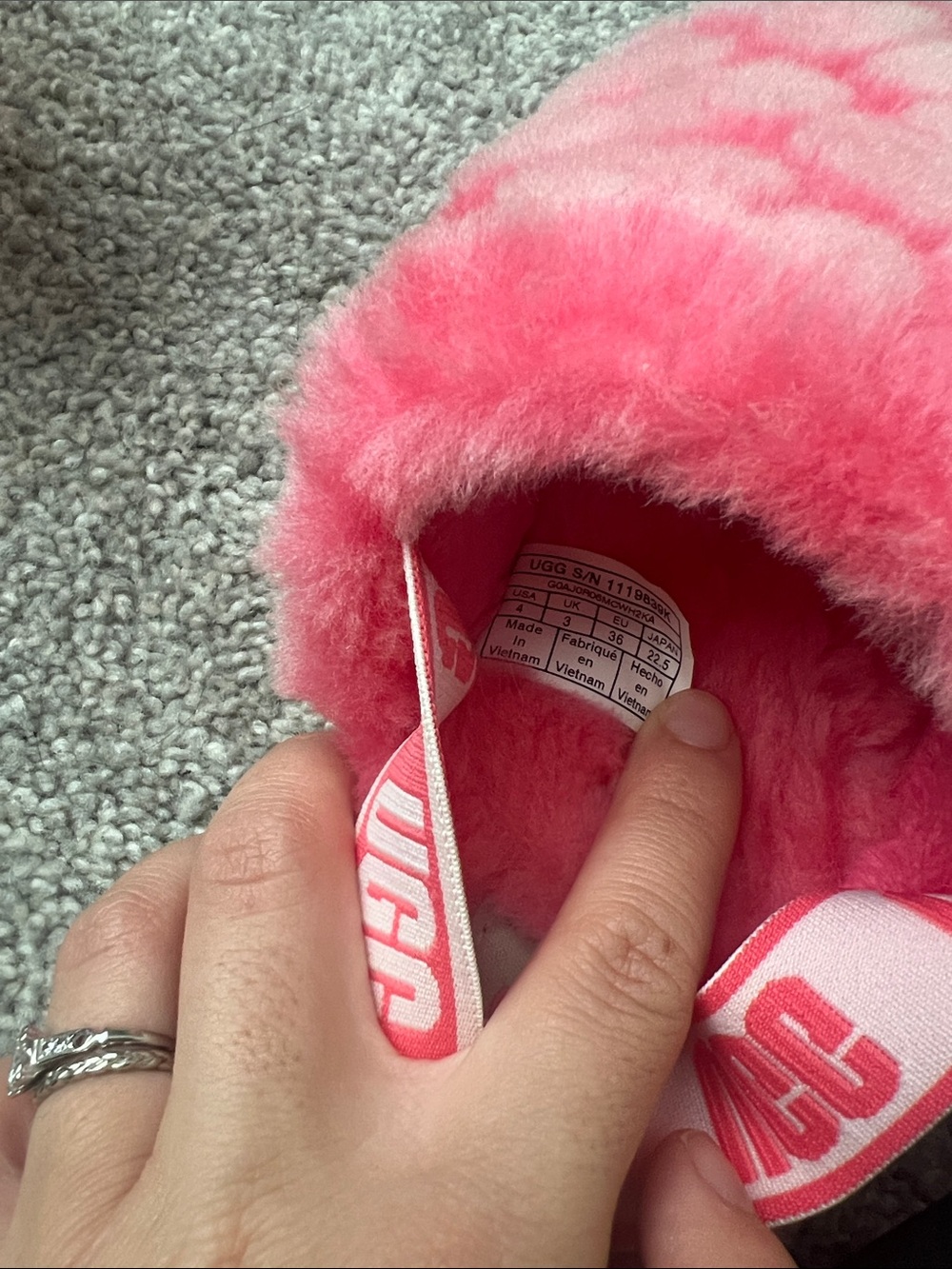 UGG Fluff Yeah Poppy Pink Slides - Picture 4 of 6